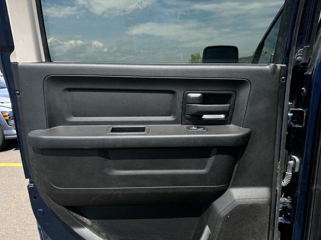 2021 Ram 1500 CLASSIC in Antigonish, Nova Scotia - 35 - w1024h768px