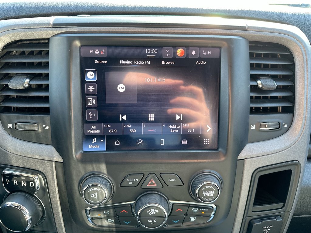 Ram 1500 Classic Express | Cam | Bluetooth | HtdSeats | Aux | AC 2022 à Saint John, Nouveau-Brunswick - 25 - w1024h768px