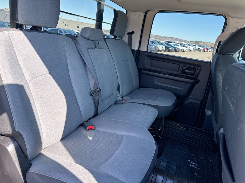 Ram 1500 Classic Express | Cam | Bluetooth | HtdSeats | Aux | AC 2022 à Saint John, Nouveau-Brunswick - 36 - w1024h768px