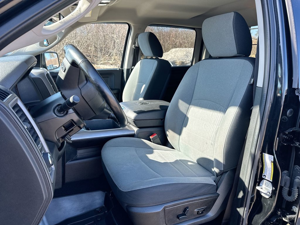 Ram 1500 Classic Express | Cam | Bluetooth | HtdSeats | Aux | AC 2022 à Saint John, Nouveau-Brunswick - 11 - w1024h768px