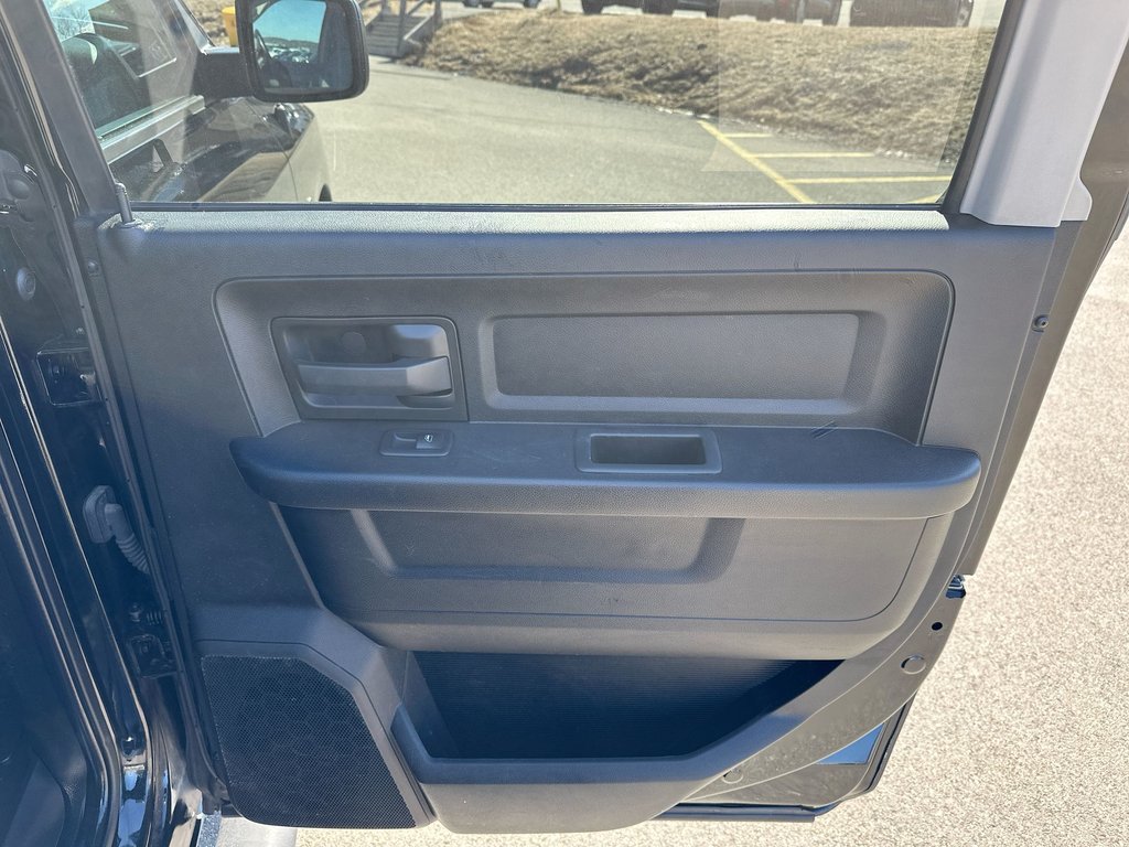 Ram 1500 Classic Express | Cam | Bluetooth | HtdSeats | Aux | AC 2022 à Saint John, Nouveau-Brunswick - 37 - w1024h768px