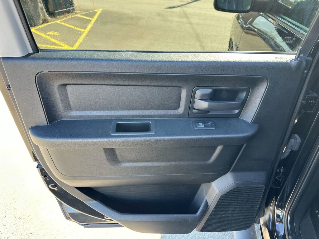 Ram 1500 Classic Express | Cam | Bluetooth | HtdSeats | Aux | AC 2022 à Saint John, Nouveau-Brunswick - 33 - w1024h768px