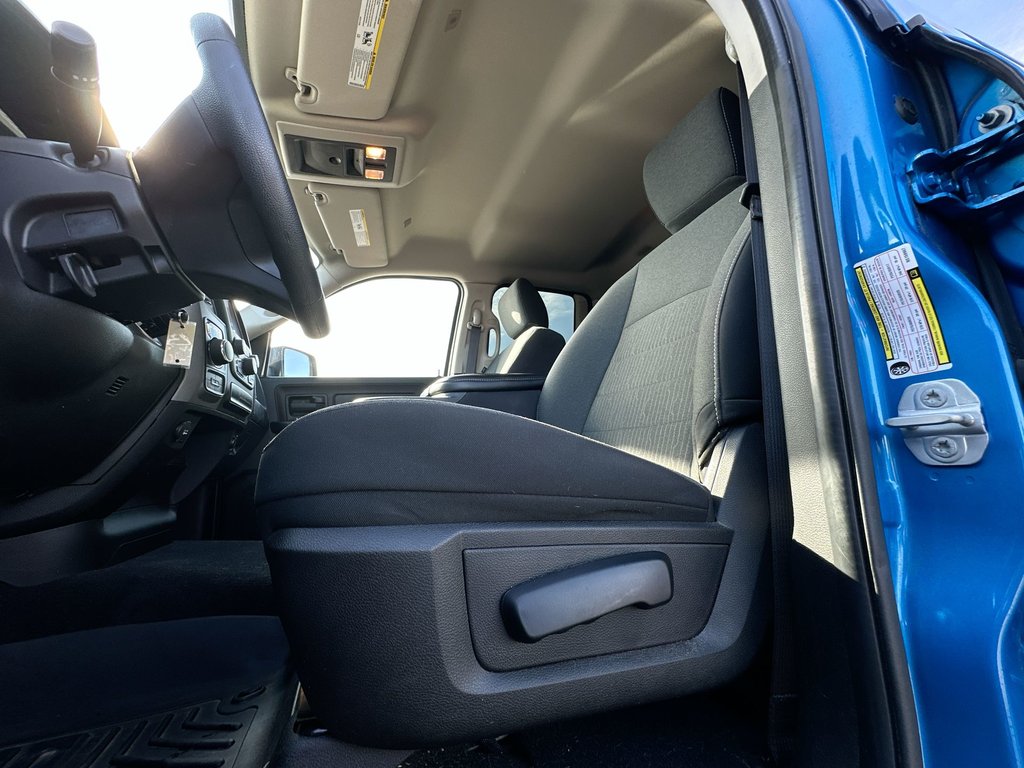 2022 Ram 1500 Classic Express | Night Ed | Cam | Aux |  Warranty to 2027 in Saint John, New Brunswick - 14 - w1024h768px