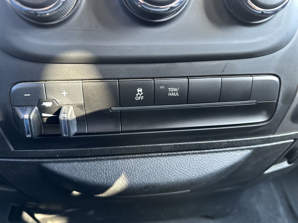 Ram 1500 Classic SLT | Cam | HtdSeat | Bluetooth | Warranty to 2028 2023 à Saint John, Nouveau-Brunswick - 22 - w1024h768px