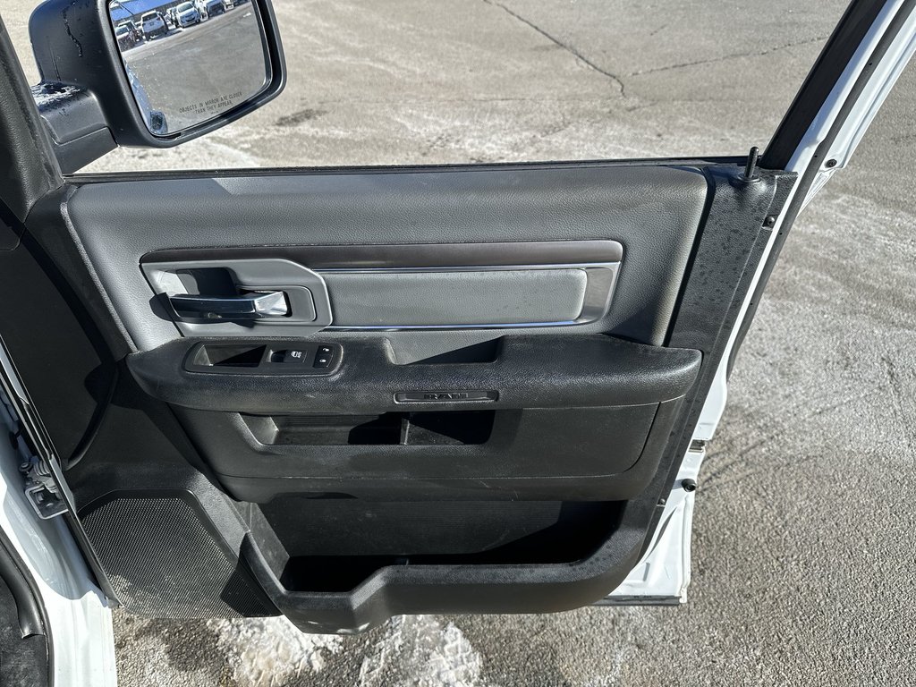 Ram 1500 Classic SLT | Cam | HtdSeat | Bluetooth | Warranty to 2028 2023 à Saint John, Nouveau-Brunswick - 46 - w1024h768px