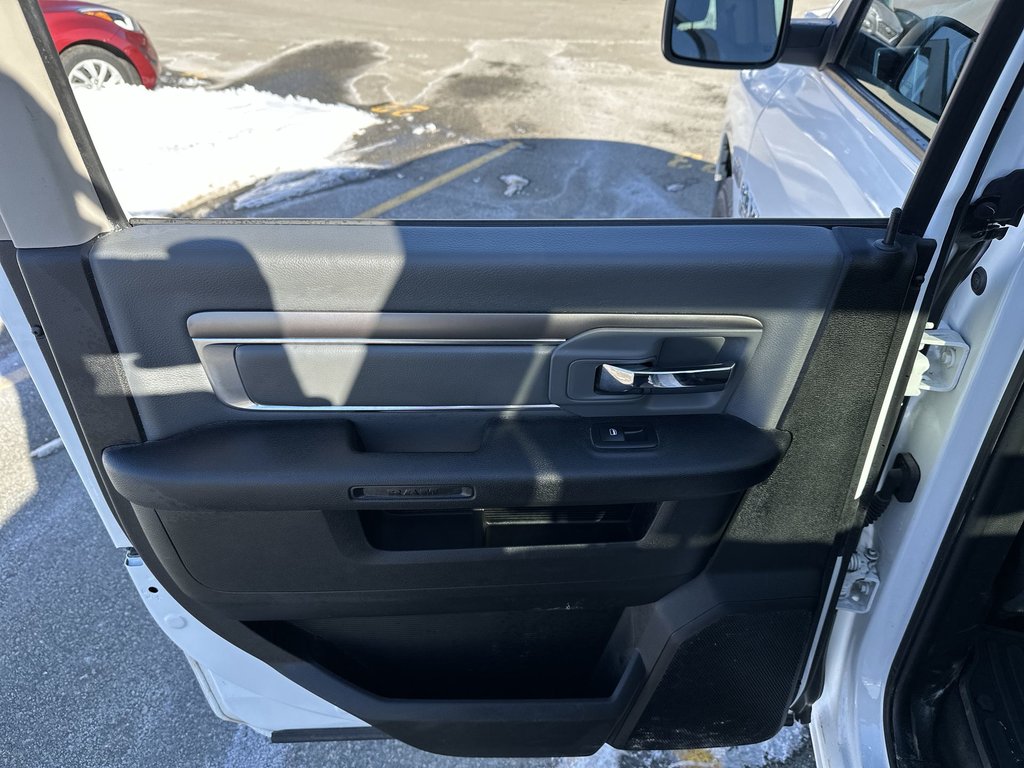 Ram 1500 Classic SLT | Cam | HtdSeat | Bluetooth | Warranty to 2028 2023 à Saint John, Nouveau-Brunswick - 35 - w1024h768px