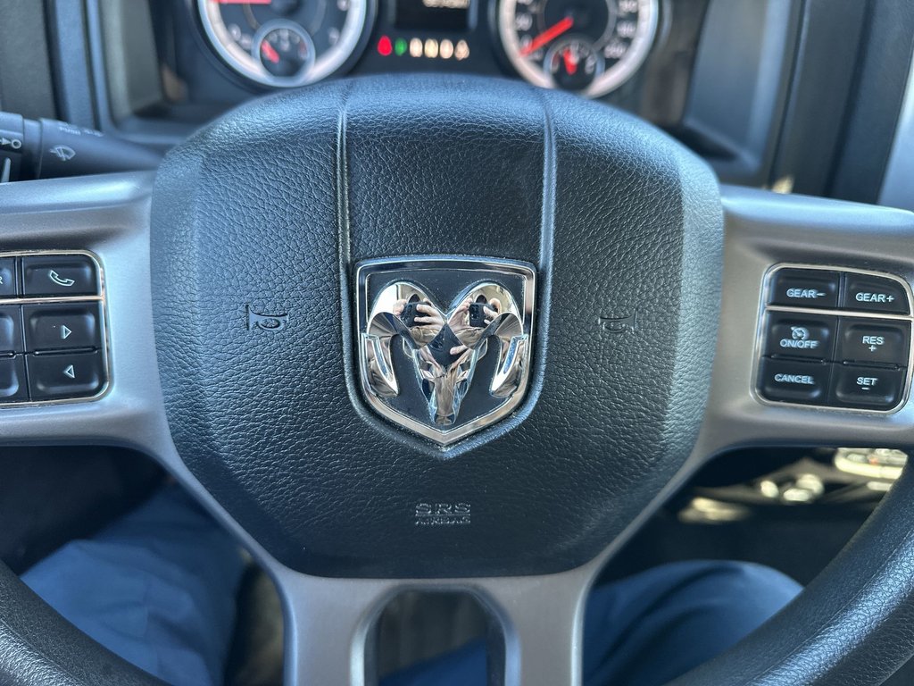 Ram 1500 Classic SLT | Cam | HtdSeat | Bluetooth | Warranty to 2028 2023 à Saint John, Nouveau-Brunswick - 19 - w1024h768px