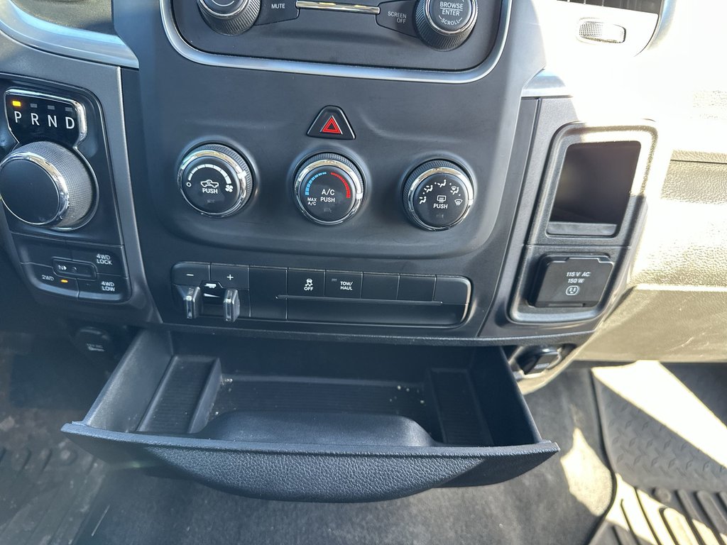 Ram 1500 Classic SLT | Cam | HtdSeat | Bluetooth | Warranty to 2028 2023 à Saint John, Nouveau-Brunswick - 45 - w1024h768px