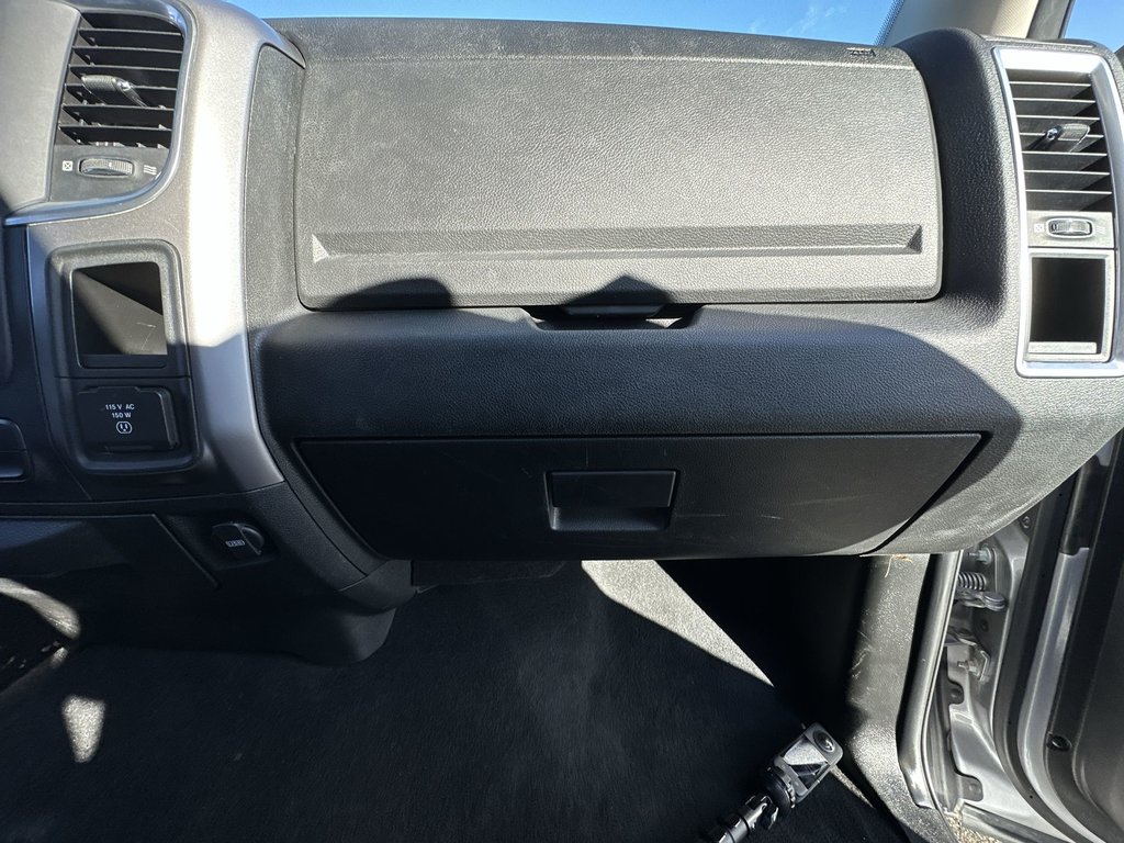 2023 Ram 1500 Classic SLT | Cam | Bluetooth | Aux | Warranty to 2028 in Saint John, New Brunswick - 42 - w1024h768px