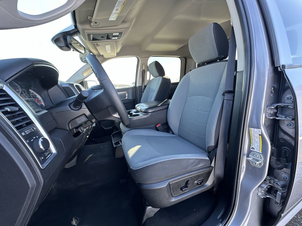 2023 Ram 1500 Classic SLT | Cam | Bluetooth | Aux | Warranty to 2028 in Saint John, New Brunswick - 11 - w1024h768px