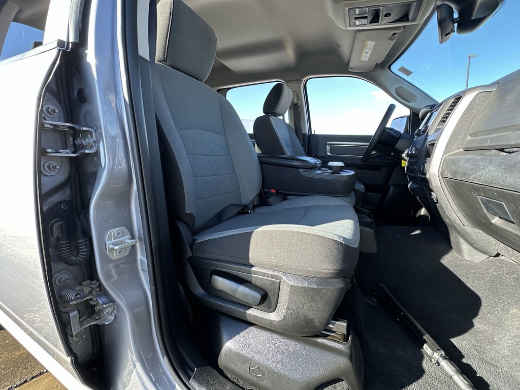 2023 Ram 1500 Classic SLT | Cam | Bluetooth | Aux | Warranty to 2028 in Saint John, New Brunswick - 40 - w1024h768px