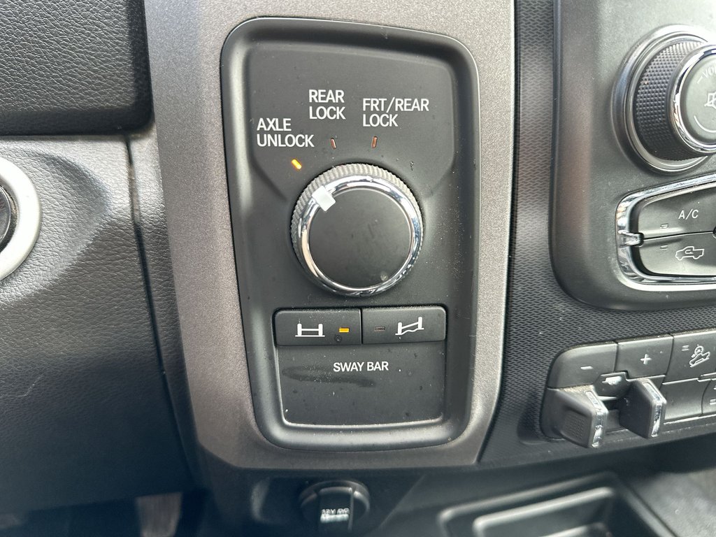 Ram 2500 Power Wagon | Keyless | Cam | HtdWhl | Lthr | Roof 2017 à Saint John, Nouveau-Brunswick - 31 - w1024h768px