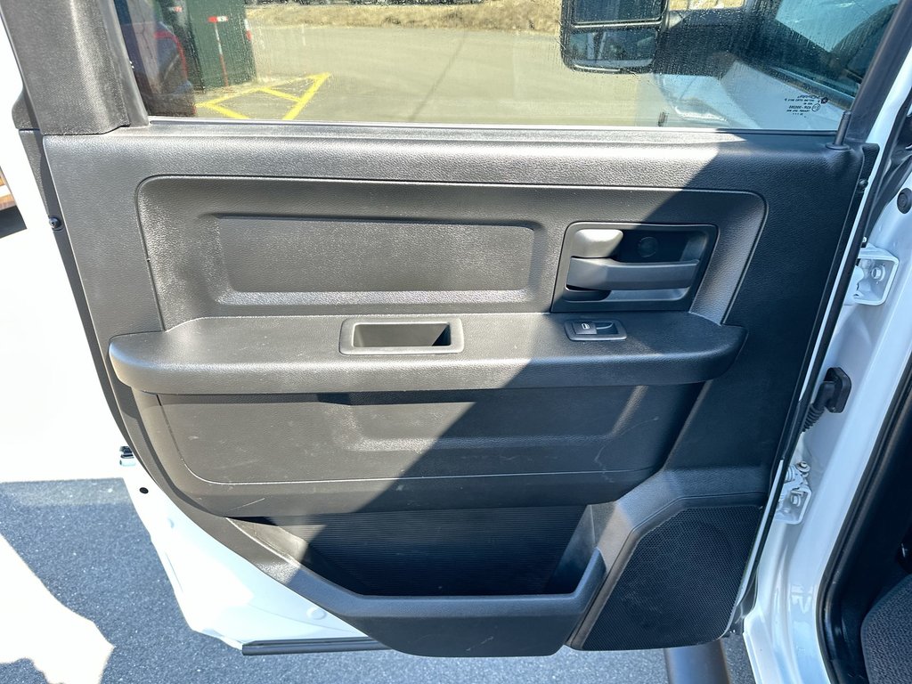 2024 Ram 3500 Tradesman | Diesel | Cam | AC | Warranty to 2029 in Saint John, New Brunswick - 32 - w1024h768px