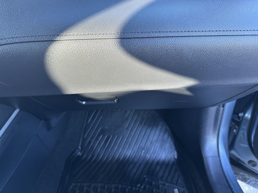 Toyota Corolla Cross LE | Cam | HtdSeats | Bluetooth | Warranty to 2028 2023 à Saint John, Nouveau-Brunswick - 44 - w1024h768px