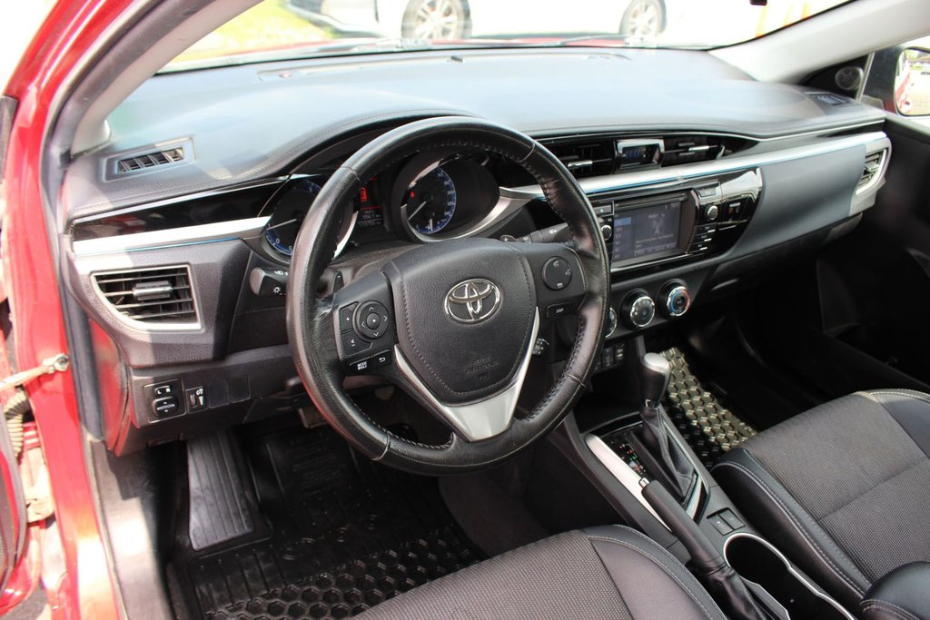 2016 Toyota Corolla S | Roof | Nav | Cam | USB | HtdSeats | Bluetooth in Saint John, New Brunswick - 11 - w1024h768px