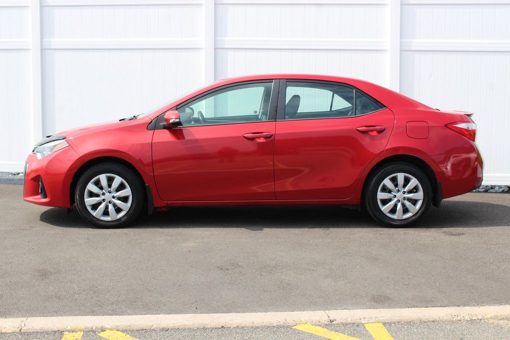 2016 Toyota Corolla S | Roof | Nav | Cam | USB | HtdSeats | Bluetooth in Saint John, New Brunswick - 4 - w1024h768px