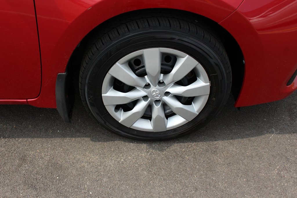 2016 Toyota Corolla S | Roof | Nav | Cam | USB | HtdSeats | Bluetooth in Saint John, New Brunswick - 9 - w1024h768px