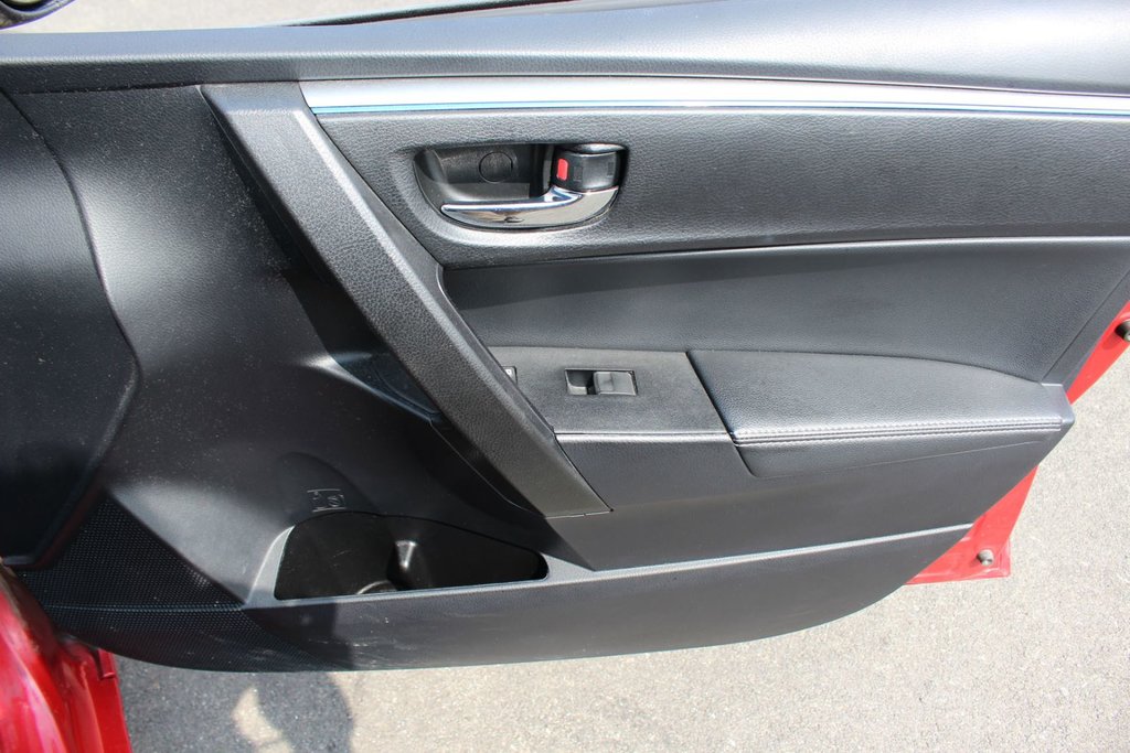 2016 Toyota Corolla S | Roof | Nav | Cam | USB | HtdSeats | Bluetooth in Saint John, New Brunswick - 47 - w1024h768px
