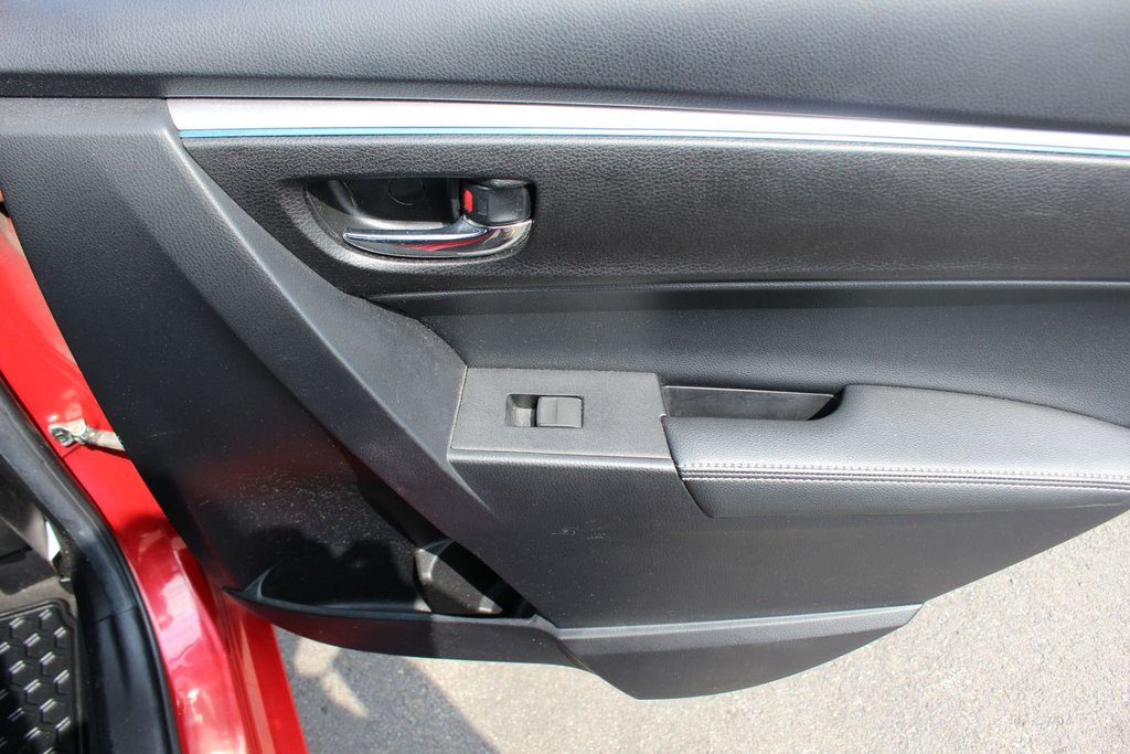 2016 Toyota Corolla S | Roof | Nav | Cam | USB | HtdSeats | Bluetooth in Saint John, New Brunswick - 41 - w1024h768px