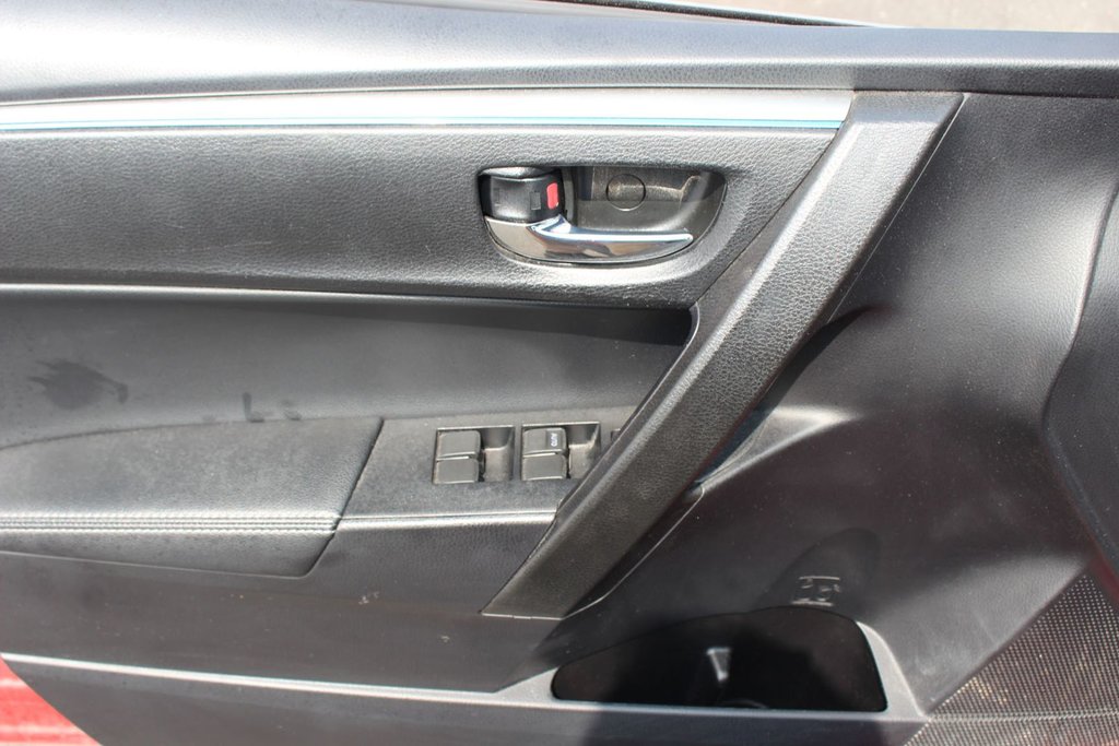 2016 Toyota Corolla S | Roof | Nav | Cam | USB | HtdSeats | Bluetooth in Saint John, New Brunswick - 14 - w1024h768px