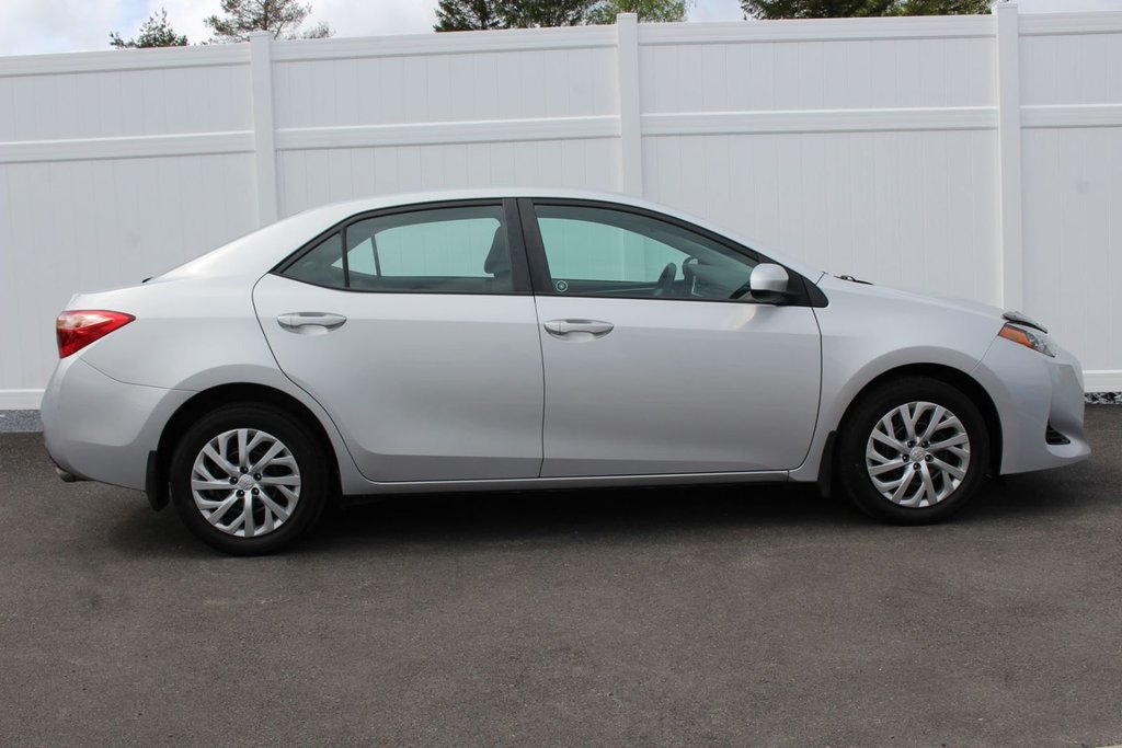 2018 Toyota Corolla Le | Cam | USB | HtdSeats | Bluetooth | Keyless in Saint John, New Brunswick - 8 - w1024h768px