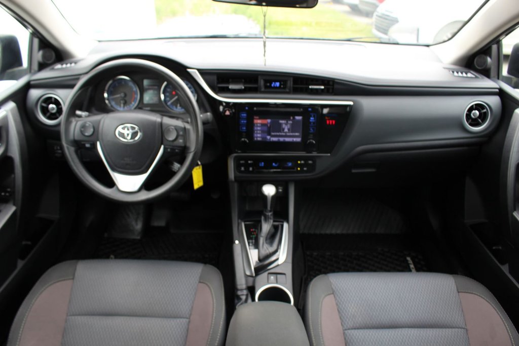2018 Toyota Corolla LE | Cam | USB | Bluetooth | Keyless | Cruise in Saint John, New Brunswick - 15 - w1024h768px