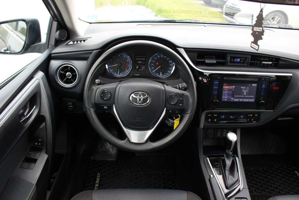 2018 Toyota Corolla LE | Cam | USB | Bluetooth | Keyless | Cruise in Saint John, New Brunswick - 16 - w1024h768px