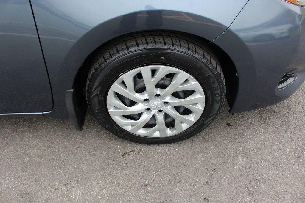 2018 Toyota Corolla LE | Cam | USB | Bluetooth | Keyless | Cruise in Saint John, New Brunswick - 9 - w1024h768px