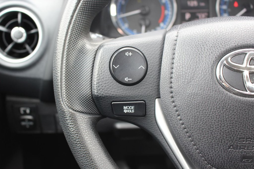 2018 Toyota Corolla LE | Cam | USB | Bluetooth | Keyless | Cruise in Saint John, New Brunswick - 18 - w1024h768px