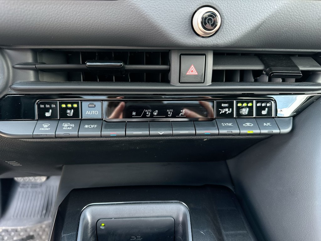 2025 Toyota Crown Signia Limited | Lthr | Roof | JBL | Warranty to 2030 in Saint John, New Brunswick - 27 - w1024h768px