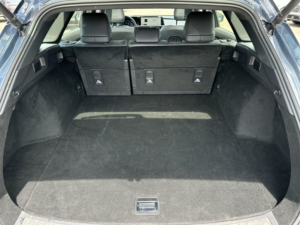 2025 Toyota Crown Signia Limited | Lthr | Roof | JBL | Warranty to 2030 in Saint John, New Brunswick - 36 - w1024h768px