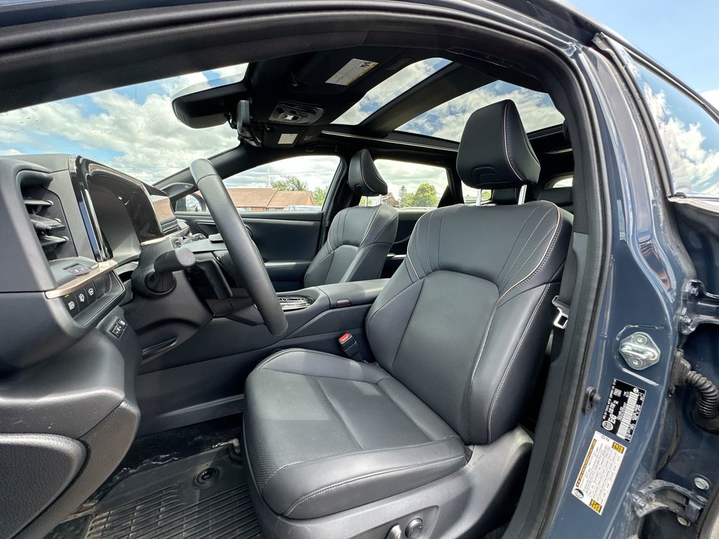 2025 Toyota Crown Signia Limited | Lthr | Roof | JBL | Warranty to 2030 in Saint John, New Brunswick - 11 - w1024h768px