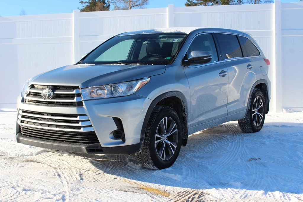 2017 Toyota Highlander in Antigonish, Nova Scotia - 3 - w1024h768px