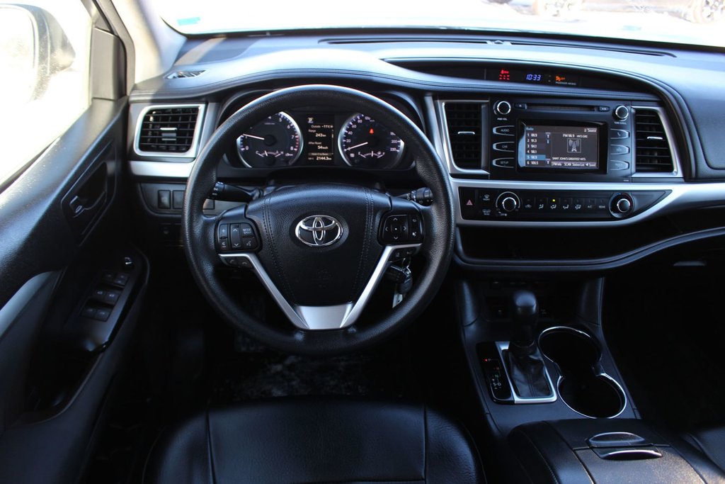 2017 Toyota Highlander in Antigonish, Nova Scotia - 16 - w1024h768px