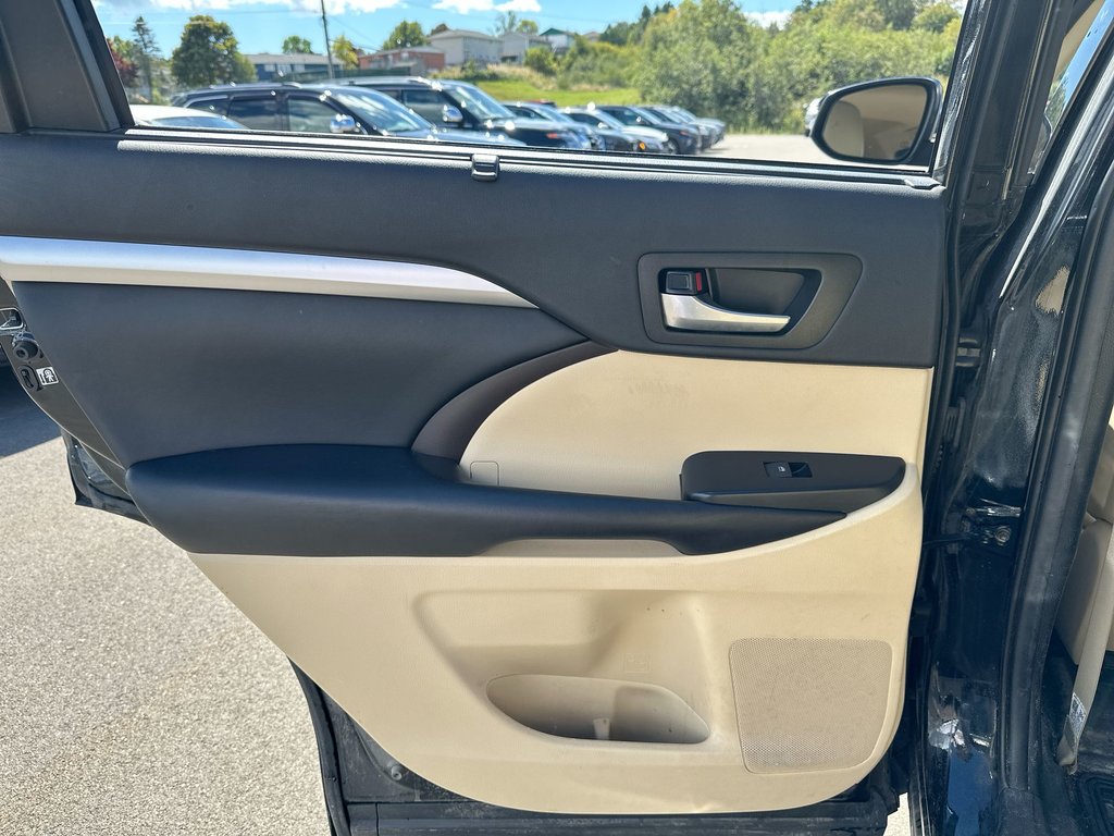 2019 Toyota Highlander in Antigonish, Nova Scotia - 35 - w1024h768px