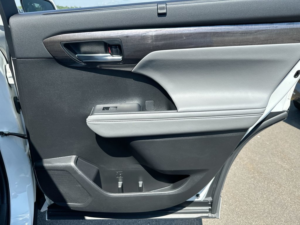 2022 Toyota Highlander in Antigonish, Nova Scotia - 41 - w1024h768px