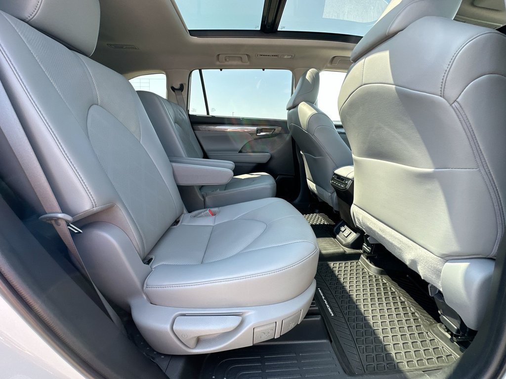 2022 Toyota Highlander in Antigonish, Nova Scotia - 40 - w1024h768px