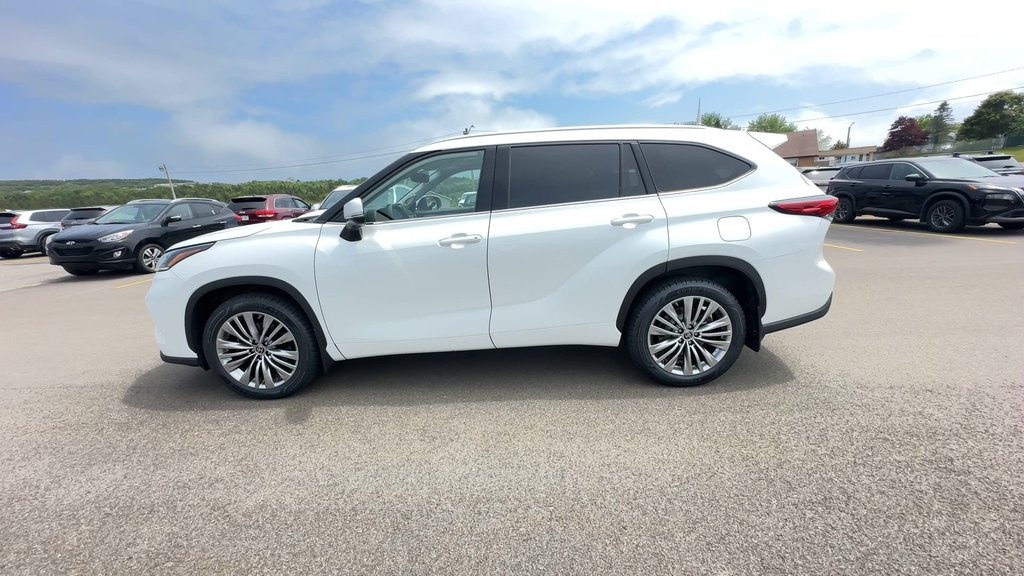 2022 Toyota Highlander in Antigonish, Nova Scotia - 2 - w1024h768px