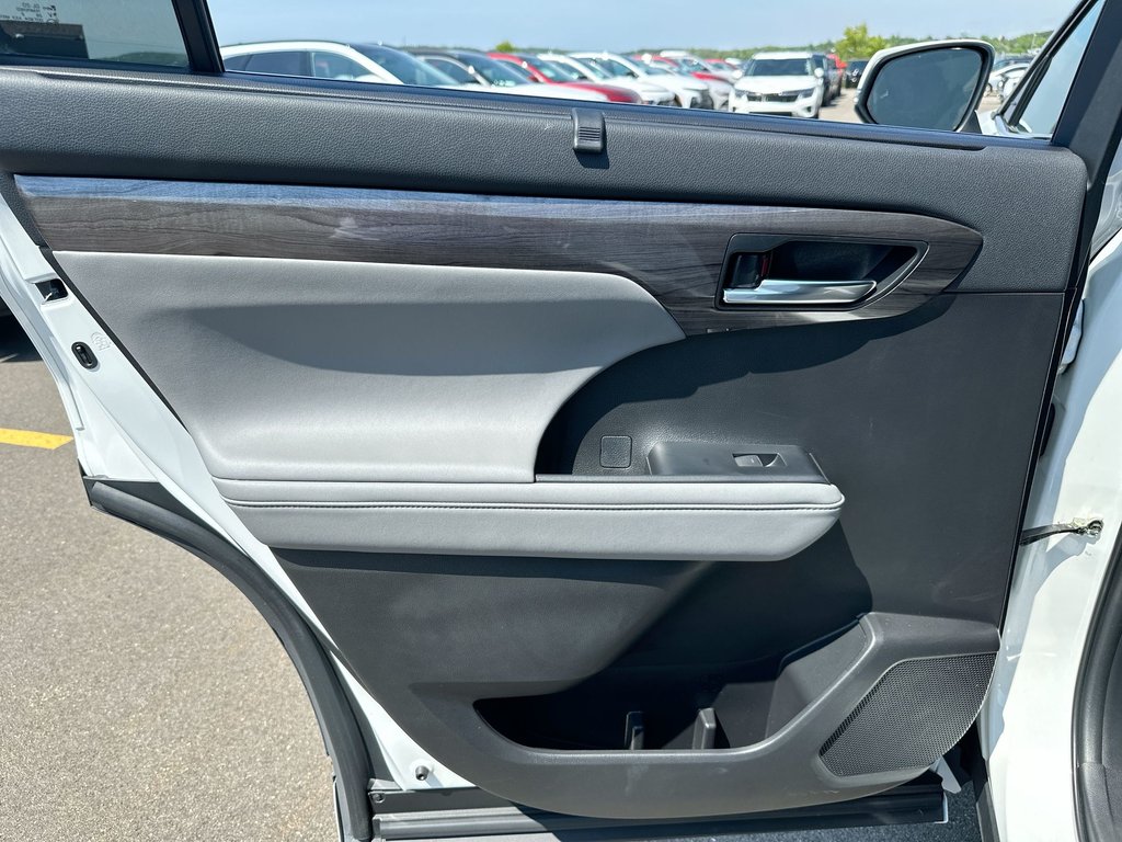 2022 Toyota Highlander in Antigonish, Nova Scotia - 35 - w1024h768px