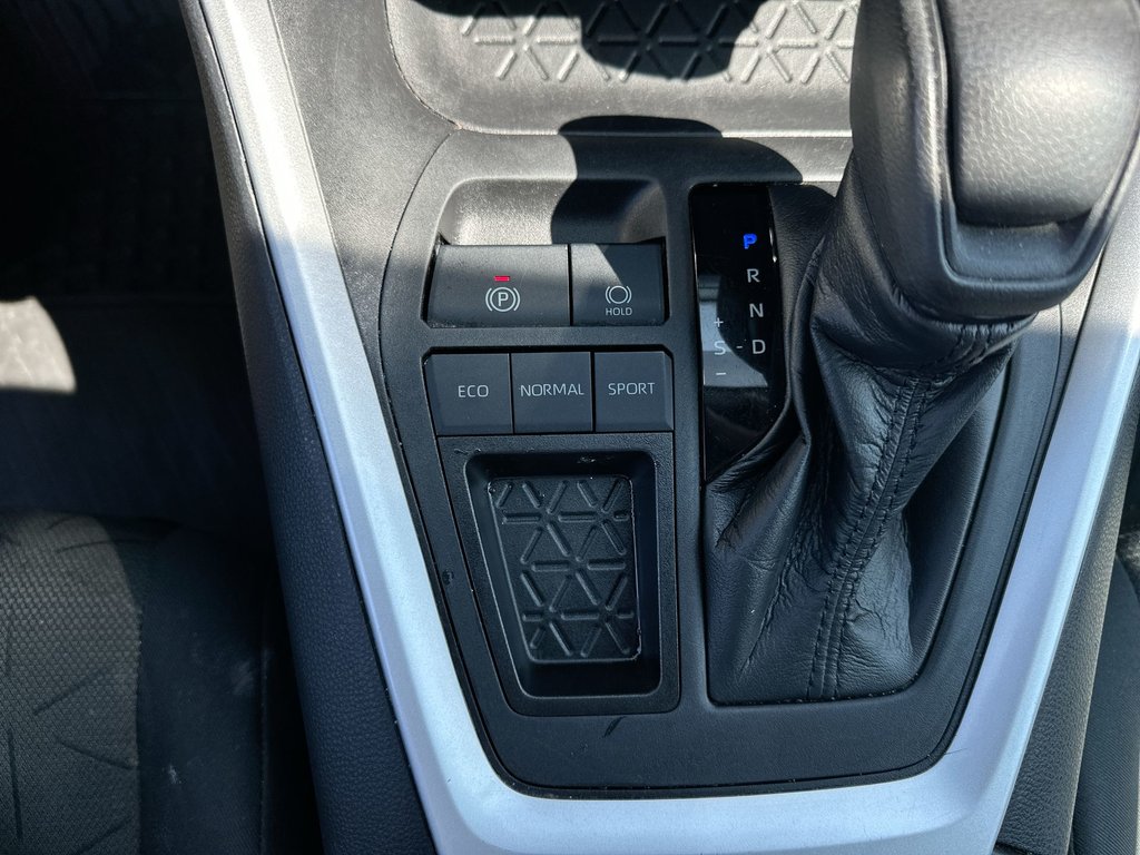 2021 Toyota RAV4 LE | Cam | Bluetooth | AC | Cruise | USB | Aux in Saint John, New Brunswick - 30 - w1024h768px