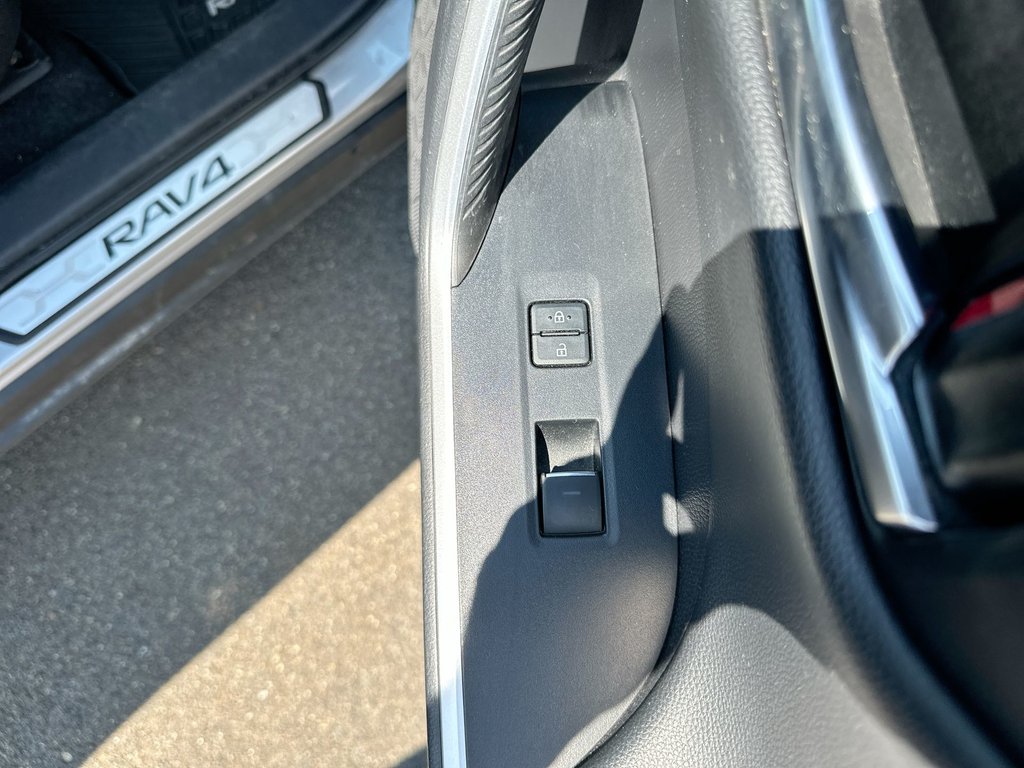 2022 Toyota RAV4 Hybrid XSE | Roof | Lthr | Cam | Warranty to 2030 in Saint John, New Brunswick - 46 - w1024h768px