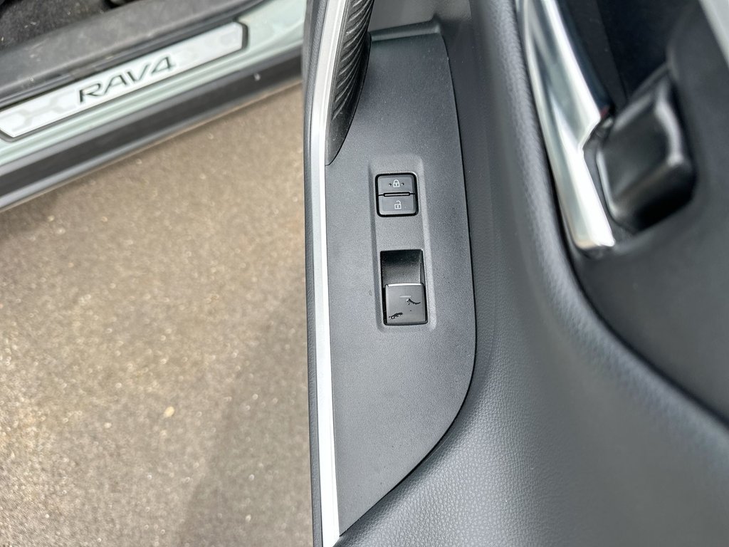 2022 Toyota RAV4 Trail | Cam | Keyless | Roof | Warranty to 2027 in Saint John, New Brunswick - 46 - w1024h768px