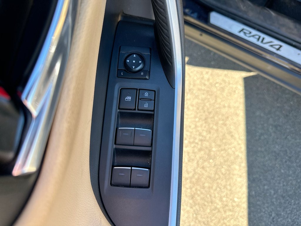 2022 Toyota RAV4 Hybrid Limited | Leather | Roof | Warranty to 2027 in Saint John, New Brunswick - 15 - w1024h768px