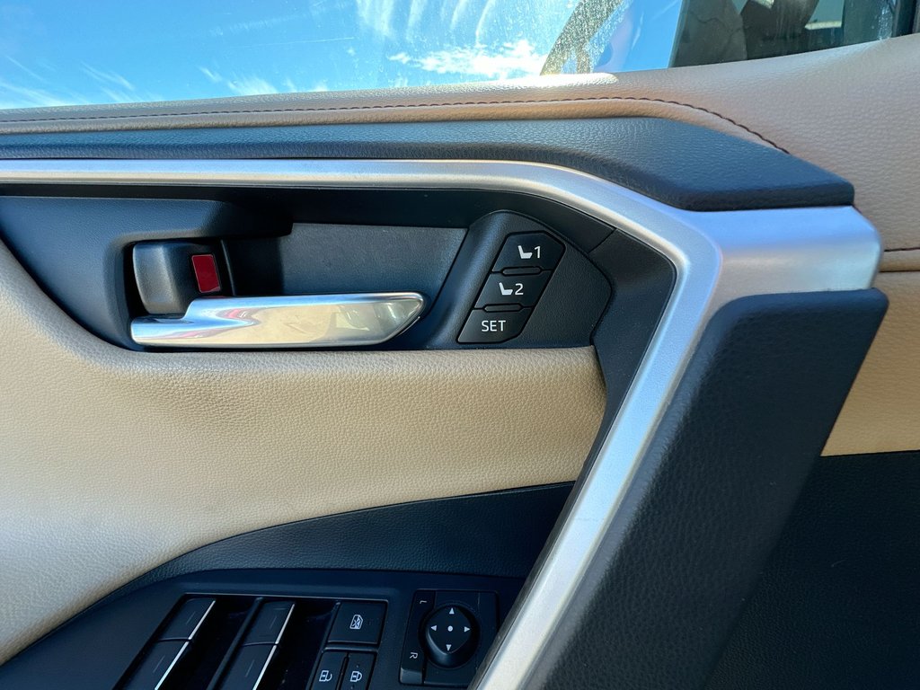 2022 Toyota RAV4 Hybrid Limited | Leather | Roof | Warranty to 2027 in Saint John, New Brunswick - 50 - w1024h768px