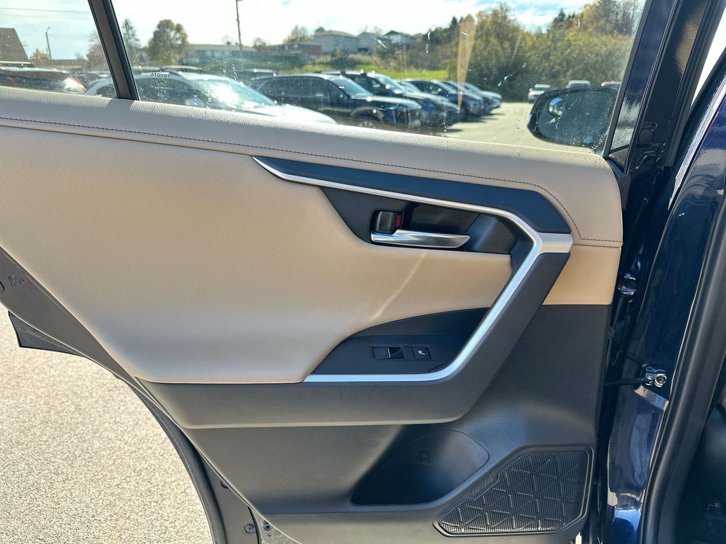 2022 Toyota RAV4 Hybrid Limited | Leather | Roof | Warranty to 2027 in Saint John, New Brunswick - 35 - w1024h768px
