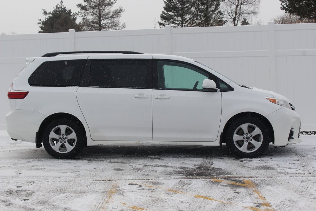 2019 Toyota Sienna LE | Cam | USB | HtdSeats | 8-Pass | Bluetooth in Saint John, New Brunswick - 8 - w1024h768px