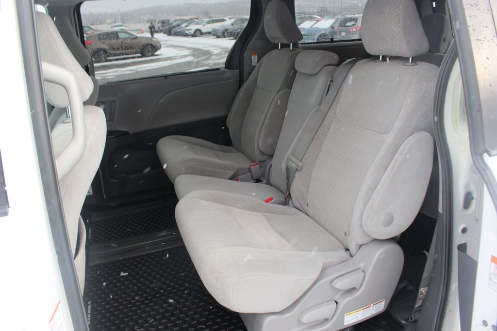 2019 Toyota Sienna LE | Cam | USB | HtdSeats | 8-Pass | Bluetooth in Saint John, New Brunswick - 27 - w1024h768px