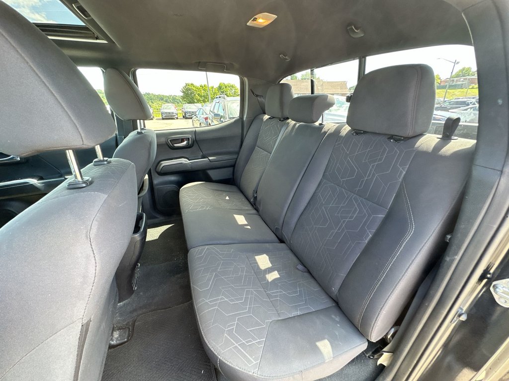 2016 Toyota Tacoma in Antigonish, Nova Scotia - 33 - w1024h768px