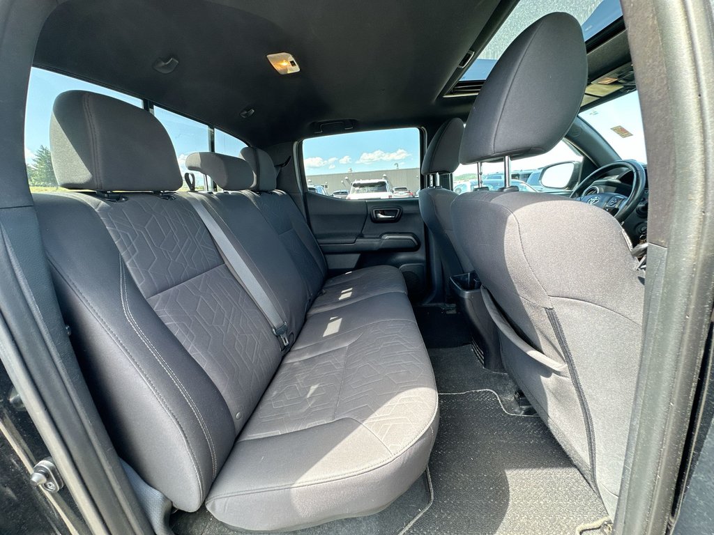 2016 Toyota Tacoma in Antigonish, Nova Scotia - 39 - w1024h768px