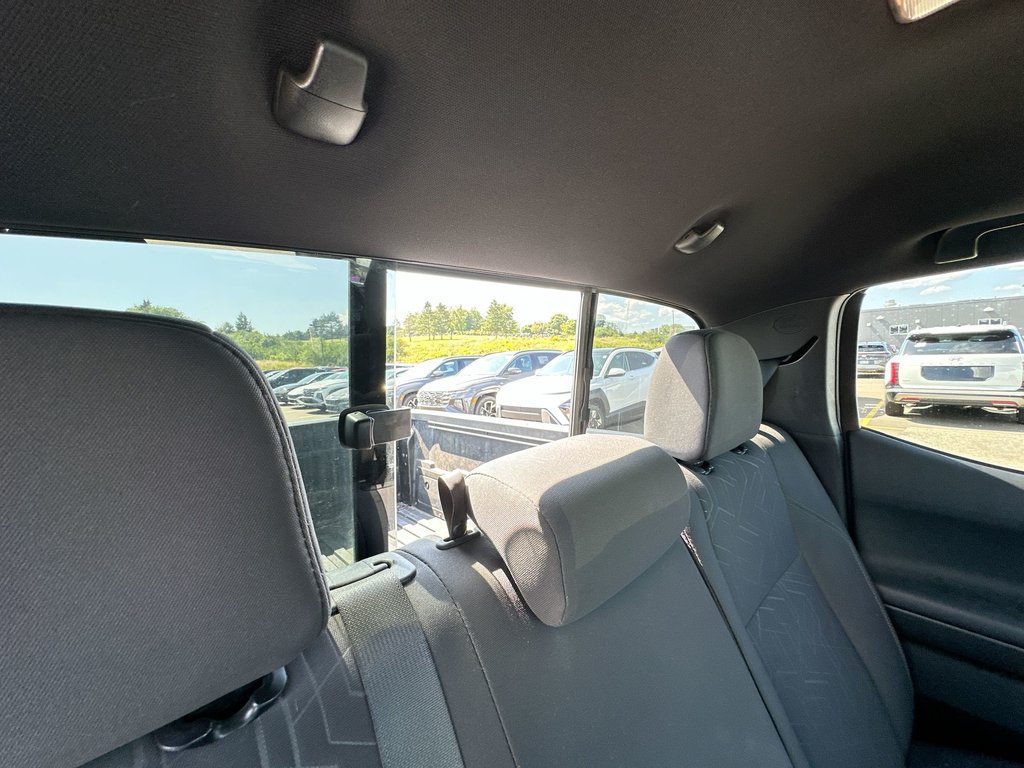 2016 Toyota Tacoma in Antigonish, Nova Scotia - 52 - w1024h768px